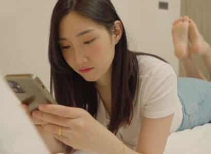 Phim sex Nhật Bản - Biết chồng ngoại tình vợ địt luôn anh giao hàng